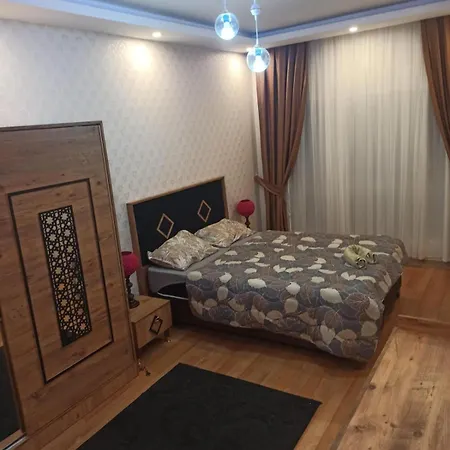 Апартаменты Entire 3 Bedroom With Free Parking Стамбул