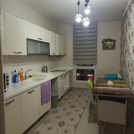 Entire 3 Bedroom With Free Parking Апартаменты *